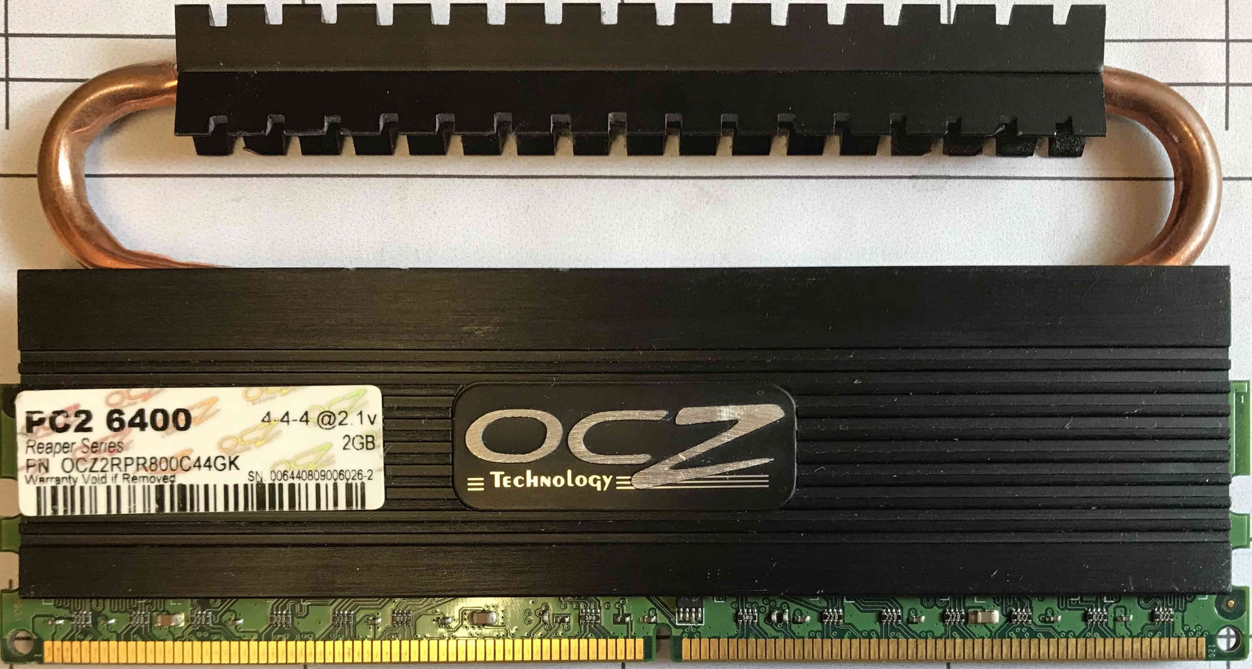 2GB 2Rx8 PC2-6400U-4-4-4 OCZ Reaper